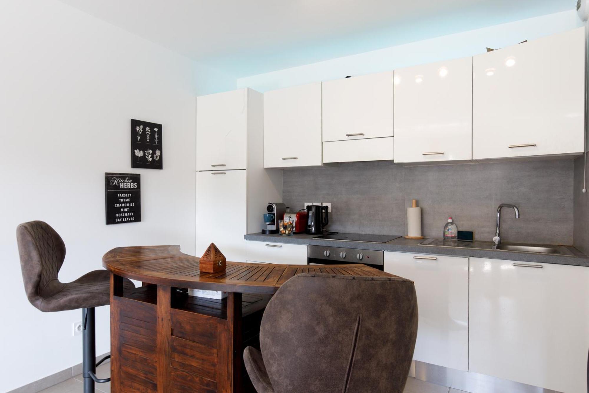 Lovely 2 Bedroom Condo With Pool Vallauris Exterior foto